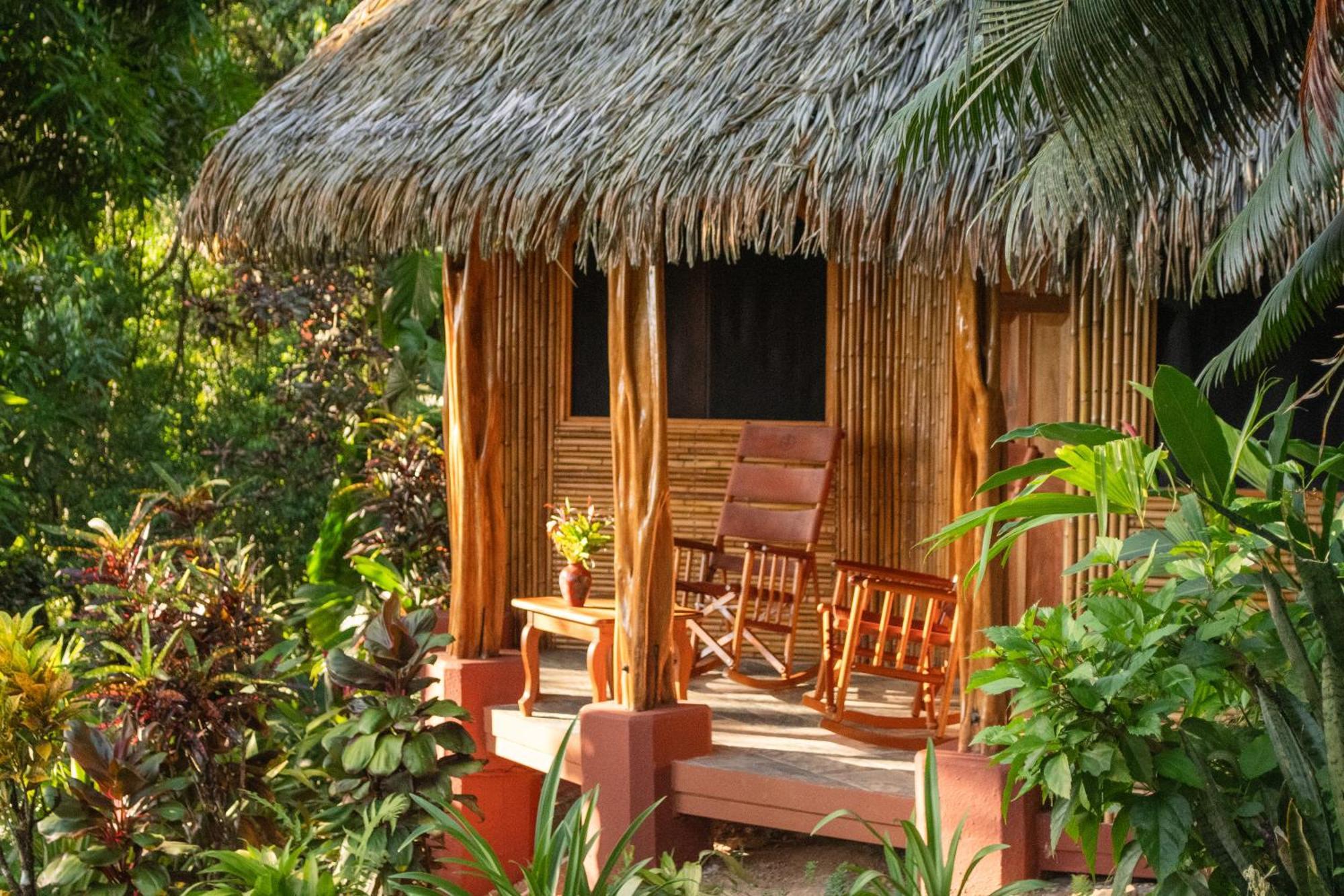 Luna Lodge Carate Ngoại thất bức ảnh