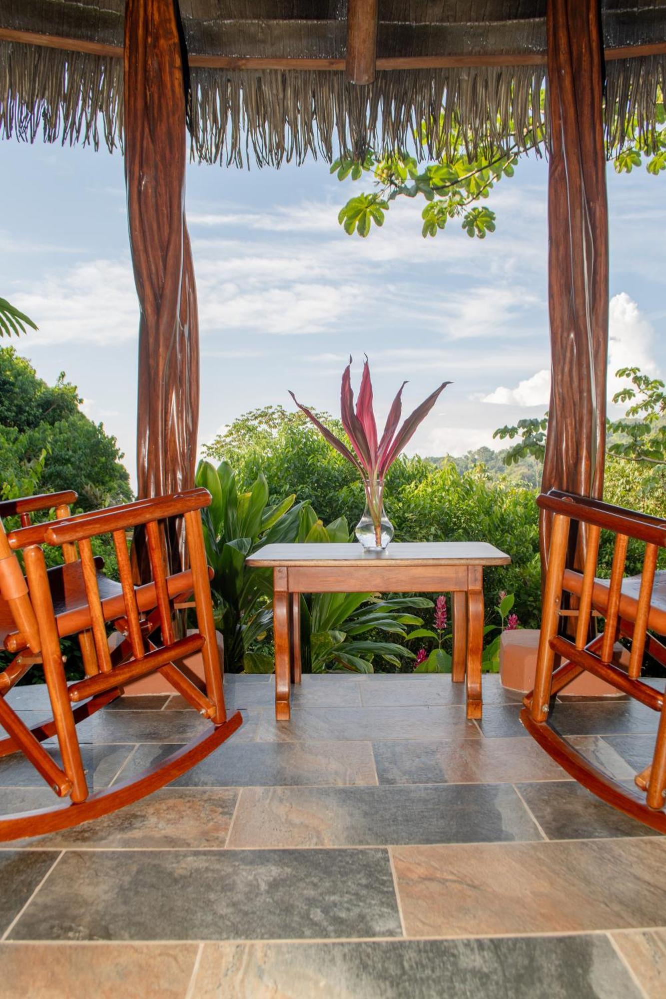 Luna Lodge Carate Ngoại thất bức ảnh