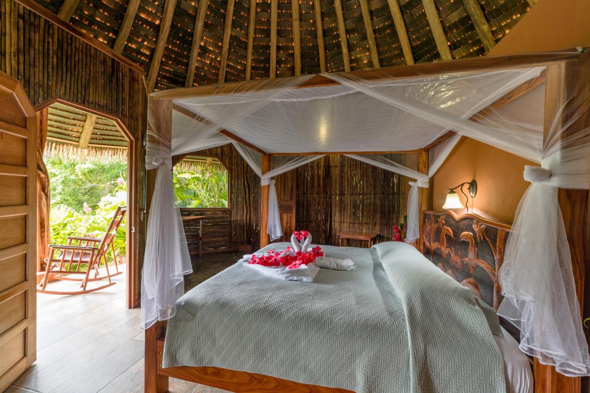 Luna Lodge Carate Ngoại thất bức ảnh