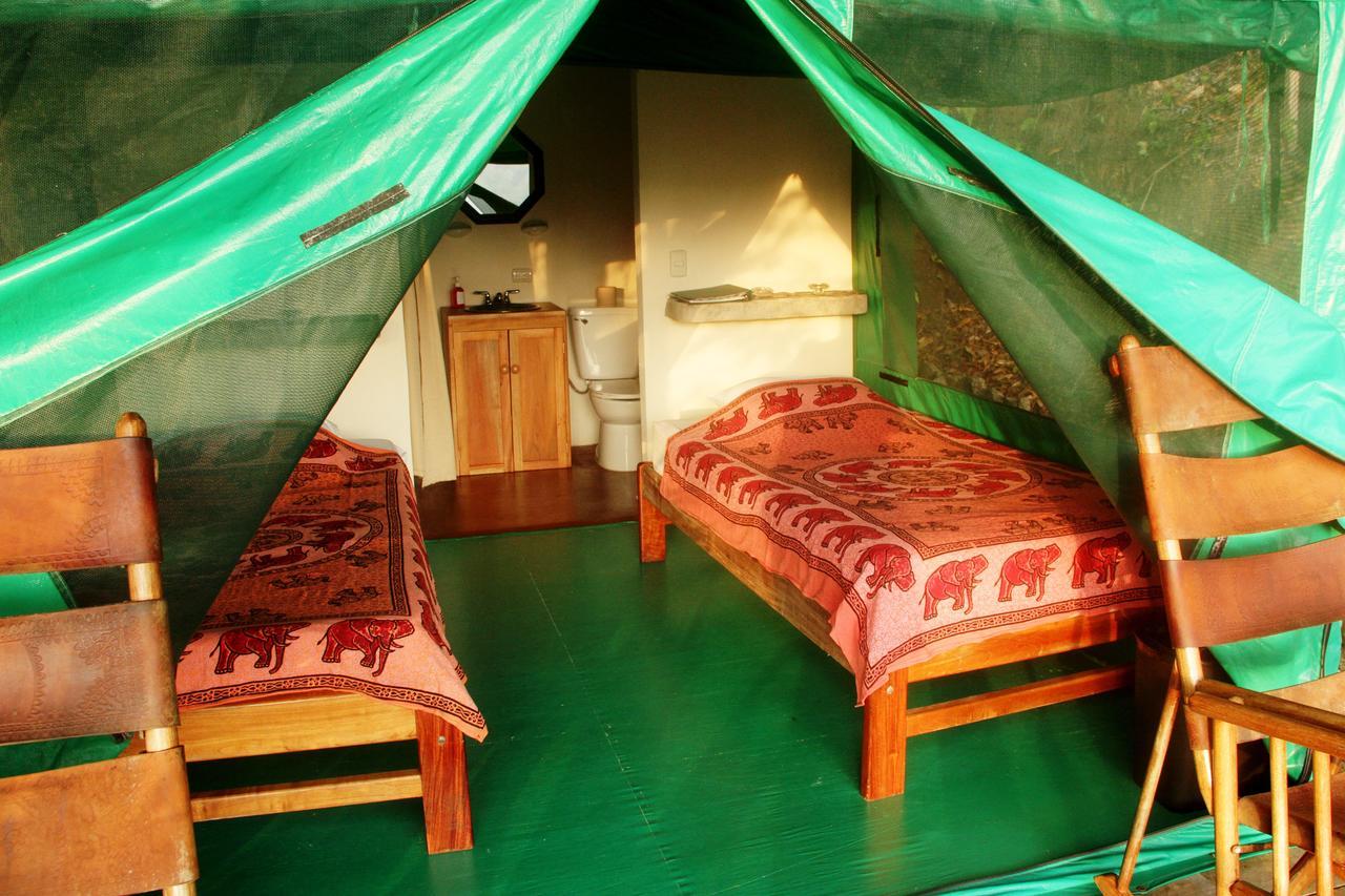 Luna Lodge Carate Phòng bức ảnh